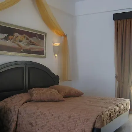 Giannoulaki Mykonos Town
